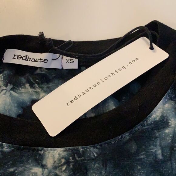 𝅺red Haute Blue and black paint splatter blouse long sleeves with split hemline - Picture 8 of 11